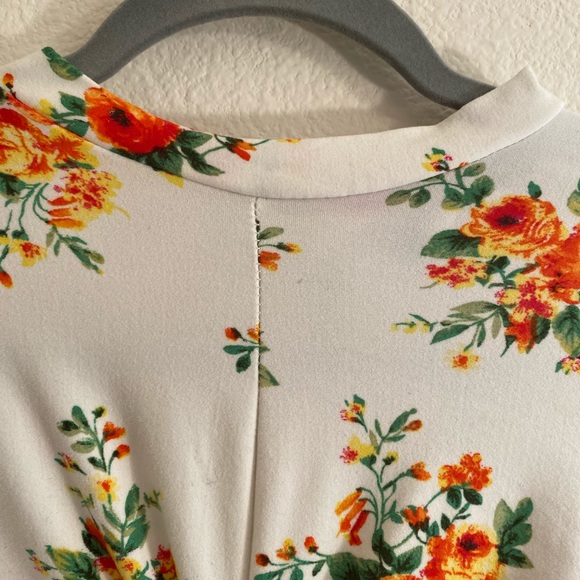 👜Ivory Floral Print Soft Bodysuit - Picture 9 of 9